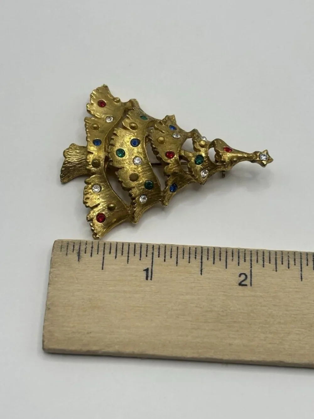 JJ Jonette Vtg Christmas Tree Brooch Pin Goldtone Rhinestones Unsigned